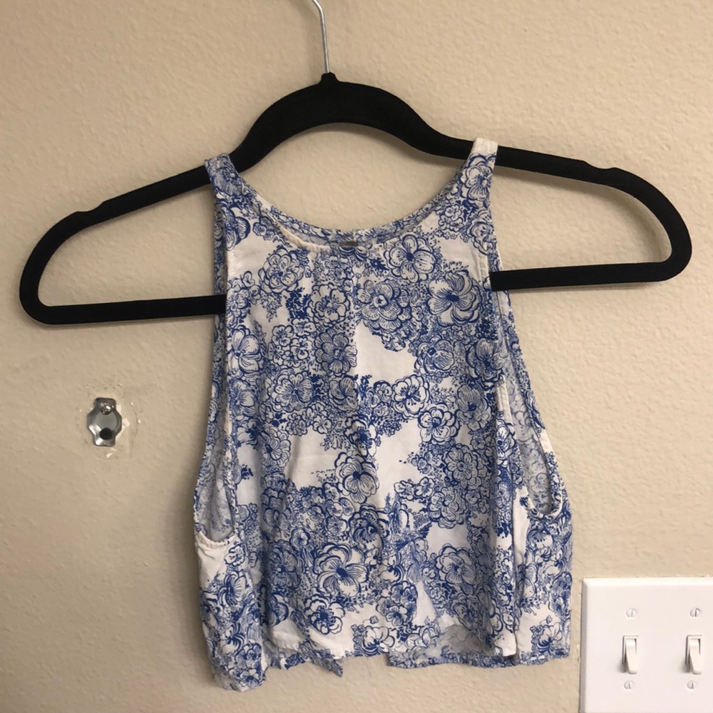 Urban Outfitters Blue and White Floral Crop Top